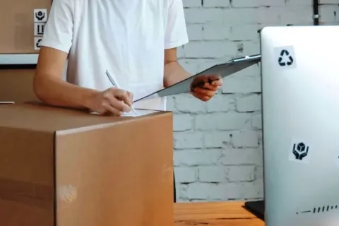 Kelebihan Menggunakan Shipper untuk Cek Resi & Lacak Paket Pengiriman dengan Mudah
