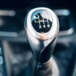 Cara Antisipasi Persneling Mobil Sulit Dipindahkan