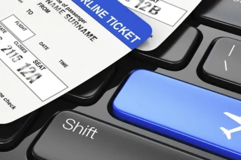 Keuntungan Memesan Tiket Pesawat Secara Online untuk Berlibur
