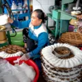 Analisis peluang usaha daerah berbasis produk kerajinan tangan lokal kreatif untuk pasar nasional